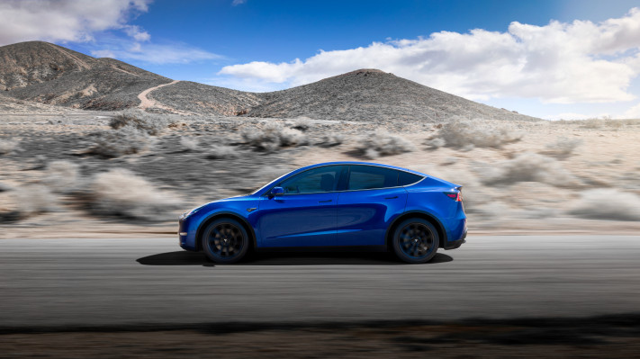 Model Y Deliveries Begin Here S What Is New In Tesla S Ev Crossover Wilson S Media - tesla knife for tay roblox