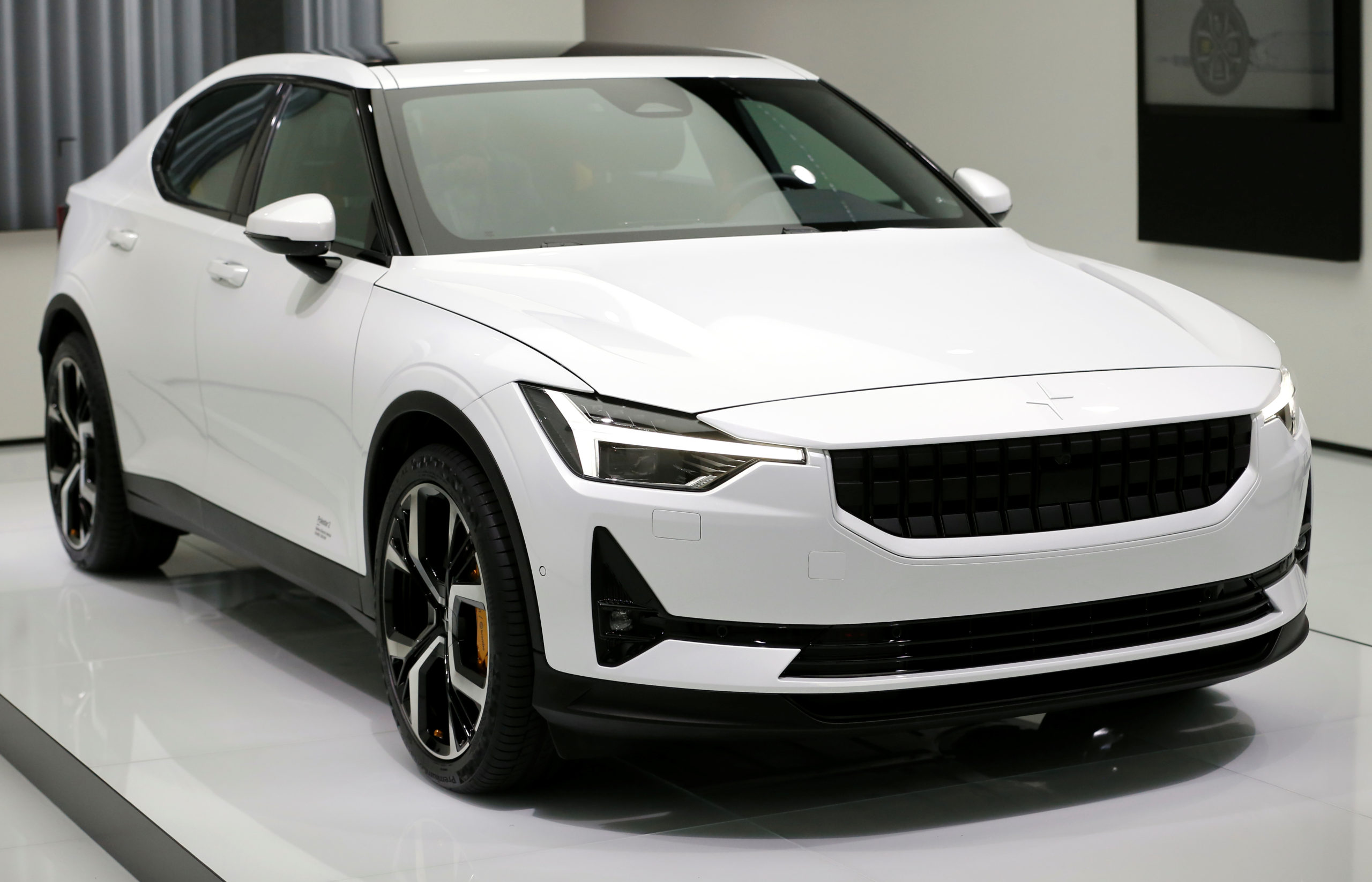 Polestar 2 Ev Recalled Over Glitch That Can Cut Power While Driving Wilson S Media - kingdom life 2 roblox flying glitch