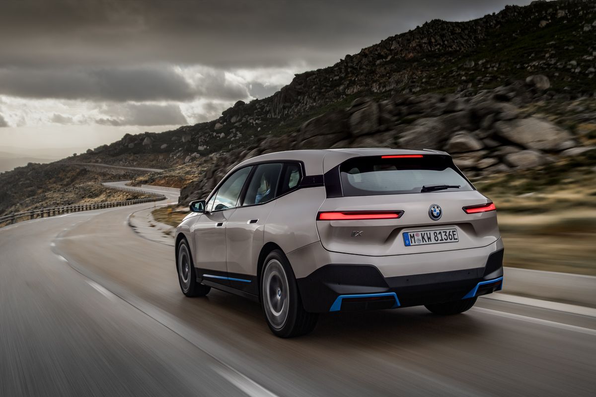 Bmw Launches Its New Flagship Ix Electric Suv With 300 Miles Of Range Wilson S Media