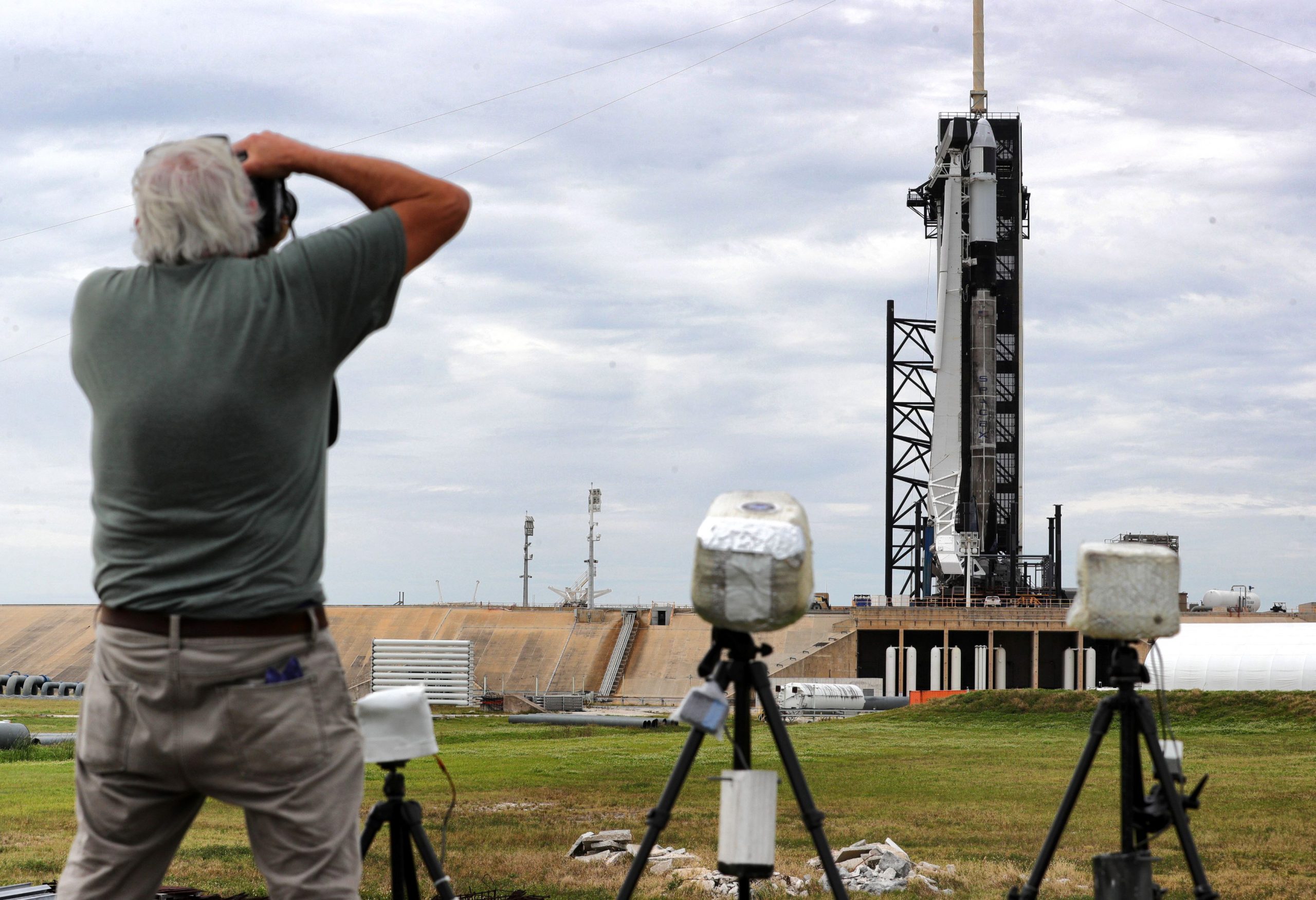 Watch Spacex Launch Its First Updated Cargo Dragon Capsule At 11 17am Et Wilson S Media - dragon keeper beta roblox